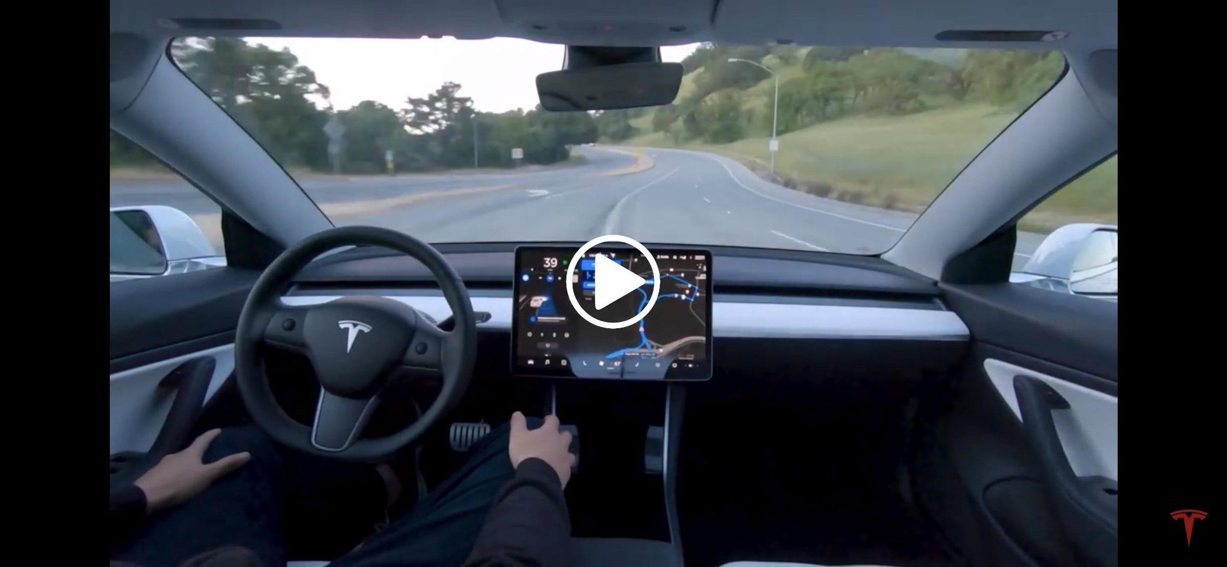 Una Tesla Model 3 Che Guida Da Sola Autopilot Eccola In Azione