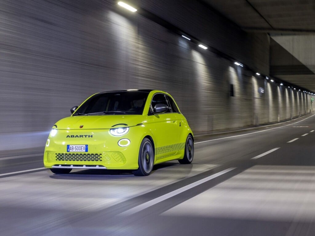 Abarth 500e Elettrica Motore Prezzi Prestazioni Interni