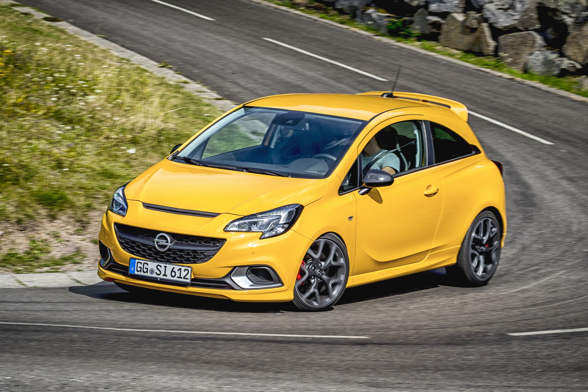 Изысканные спортивные образы Opel Corsa: вдохновение для автолюбителей ...