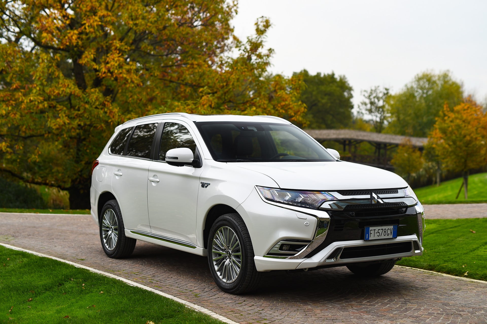 Mitsubishi outlander 2019 года