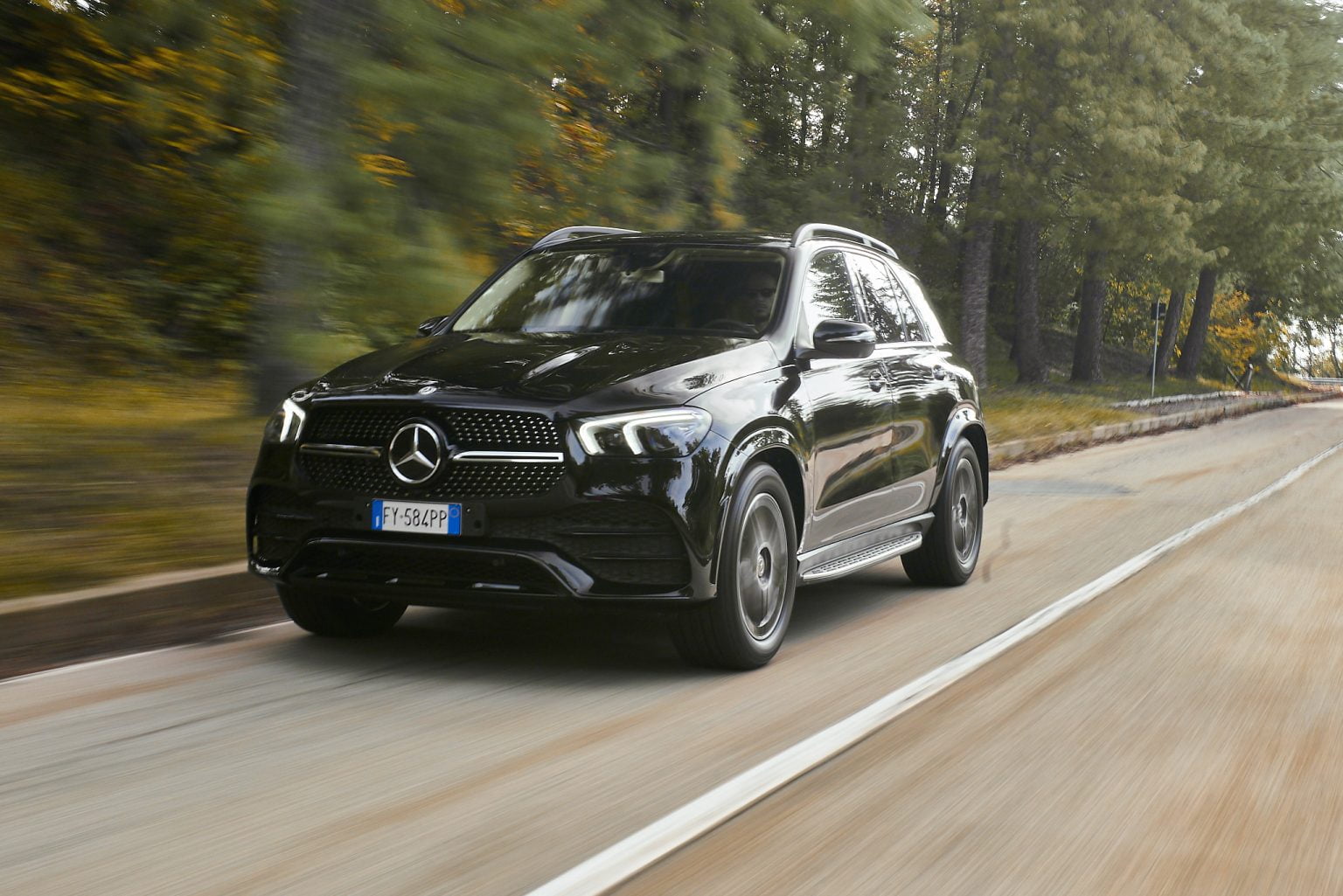 Mercedes GLE 300d 4matic Prova su strada, interni, motore, prezzo