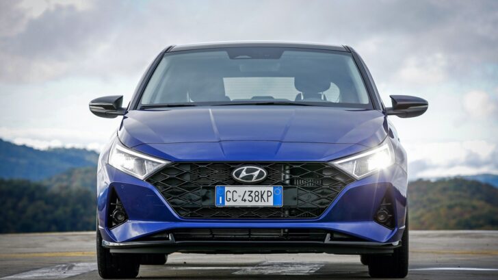 Hyundai i20: dimensioni, interni, motori, prezzi e concorrenti