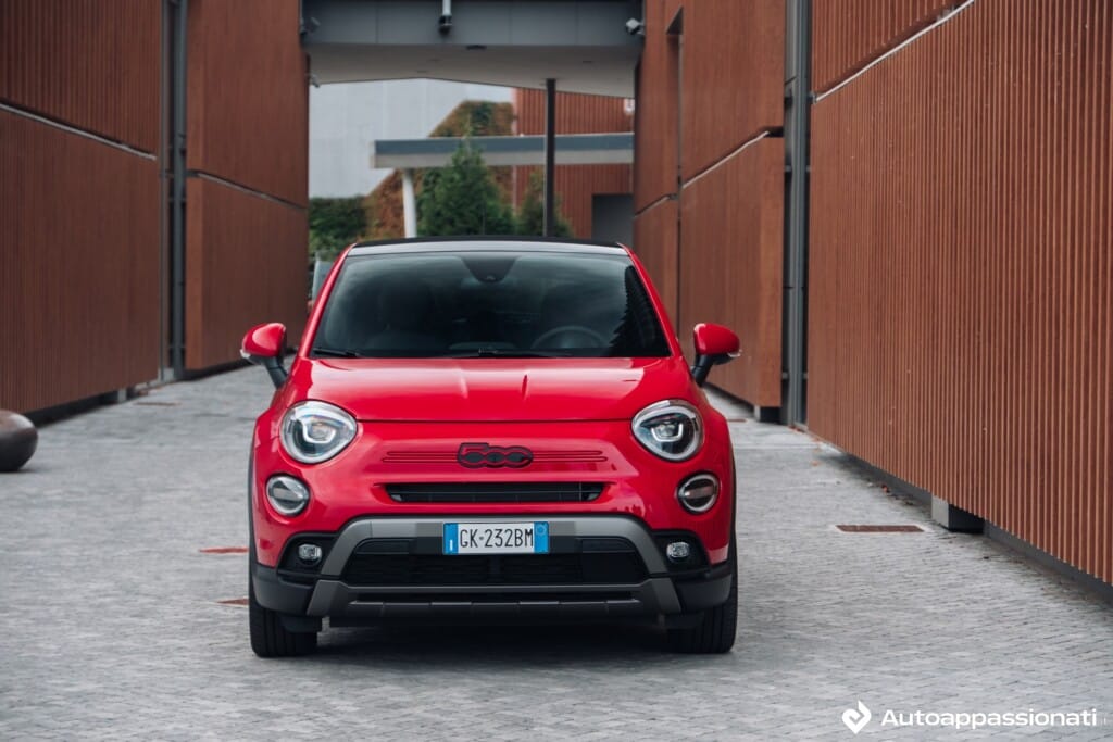 Fiat 500X Hybrid 2022: prezzo, prova su strada, interni, consumi