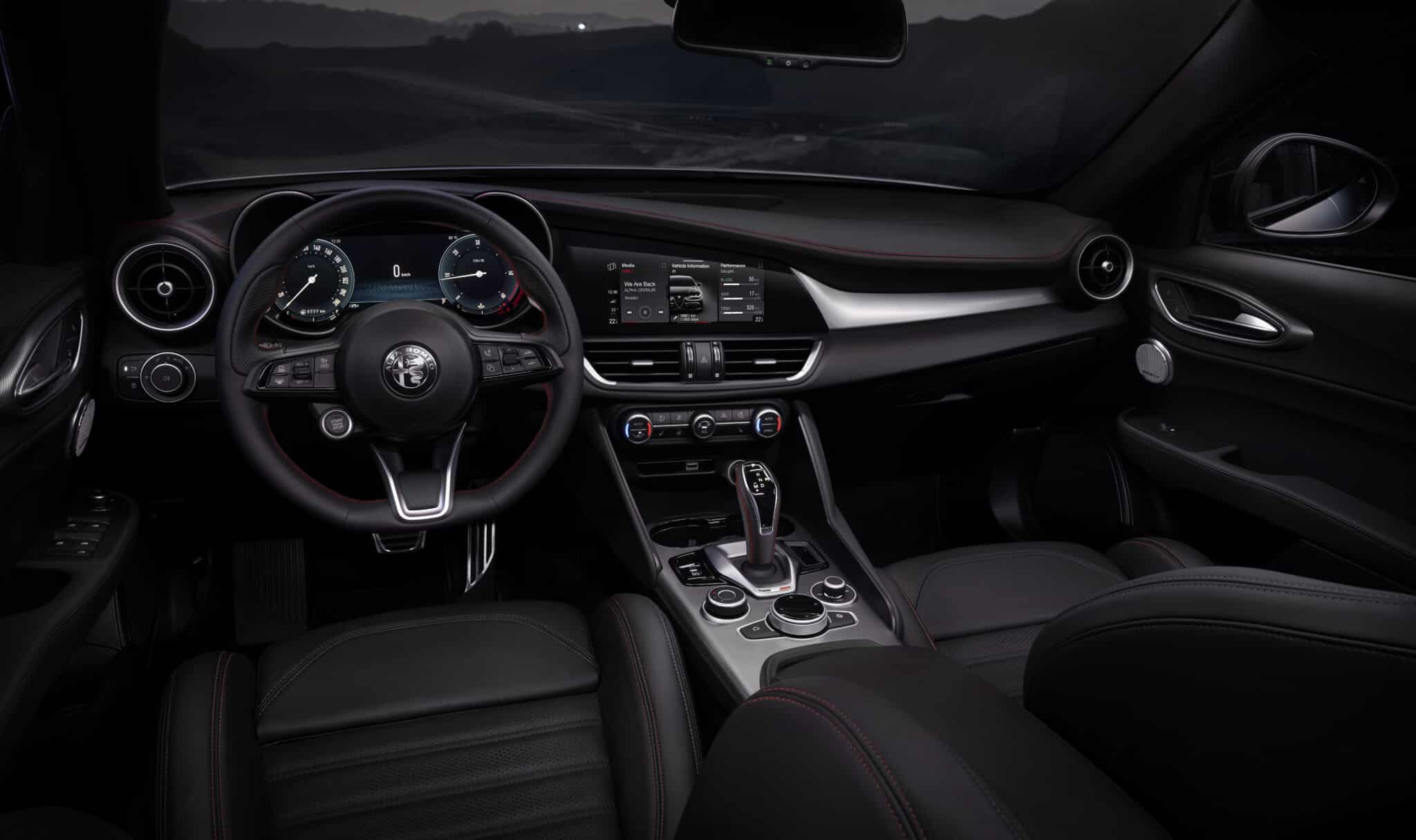 Alfa Romeo Giulia 2023 prezzi, motori, dimensioni, interni