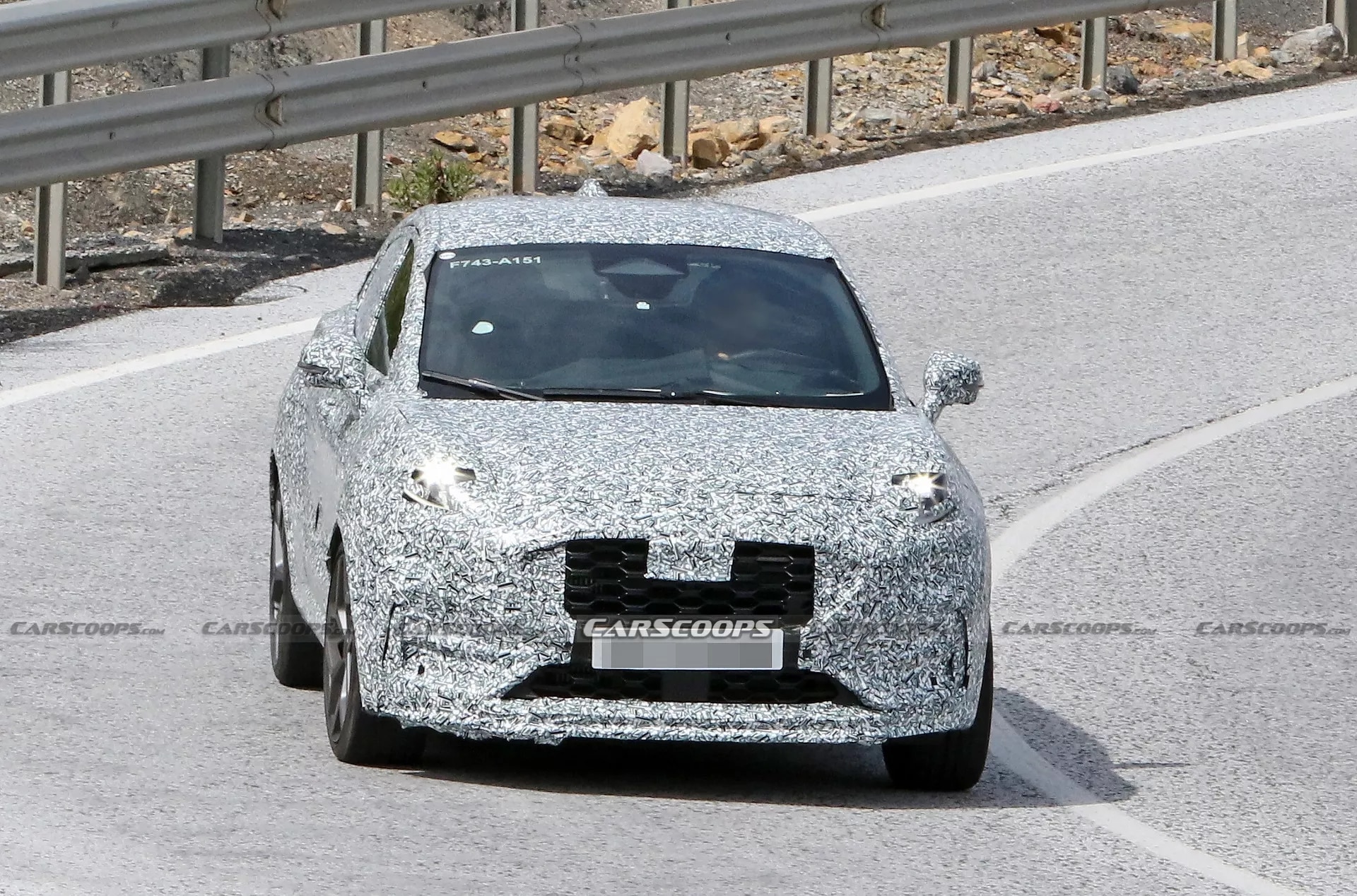 Ford Puma 2024 prime foto spia, cosa c’è di nuovo